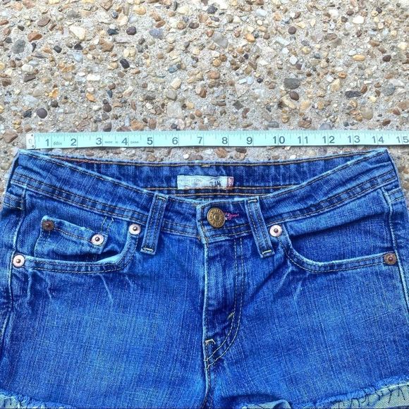 Levi’s 518 Superlow Cutoff Handmade Jean Shorts 5 - Picture 8 of 9